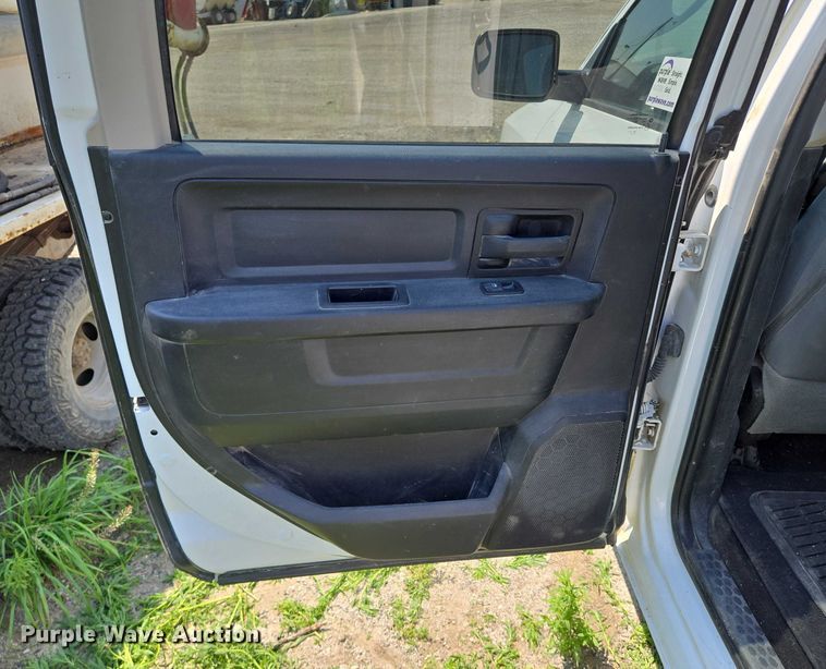 image for item EF1507 2015 Dodge Ram 1500  Crew Cab pickup truck