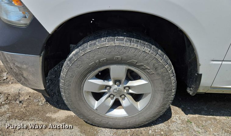 image for item EF1507 2015 Dodge Ram 1500  Crew Cab pickup truck