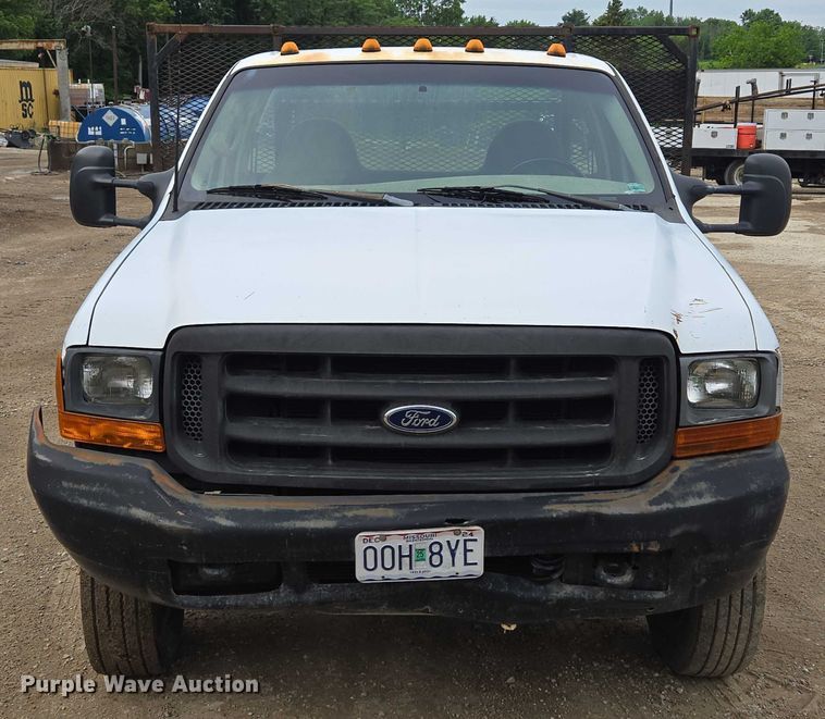 image for item EF1515 2000 Ford F550 Super Duty flatbed truck