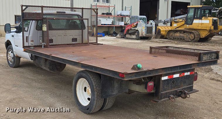 image for item EF1515 2000 Ford F550 Super Duty flatbed truck