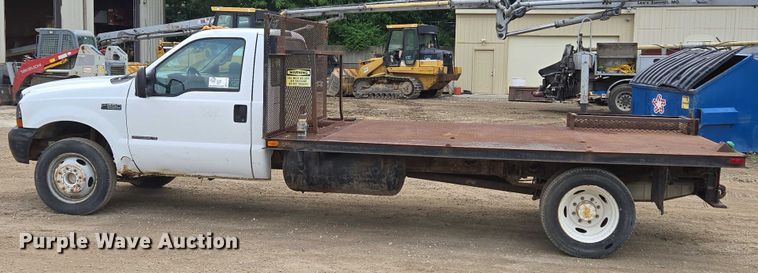 image for item EF1515 2000 Ford F550 Super Duty flatbed truck