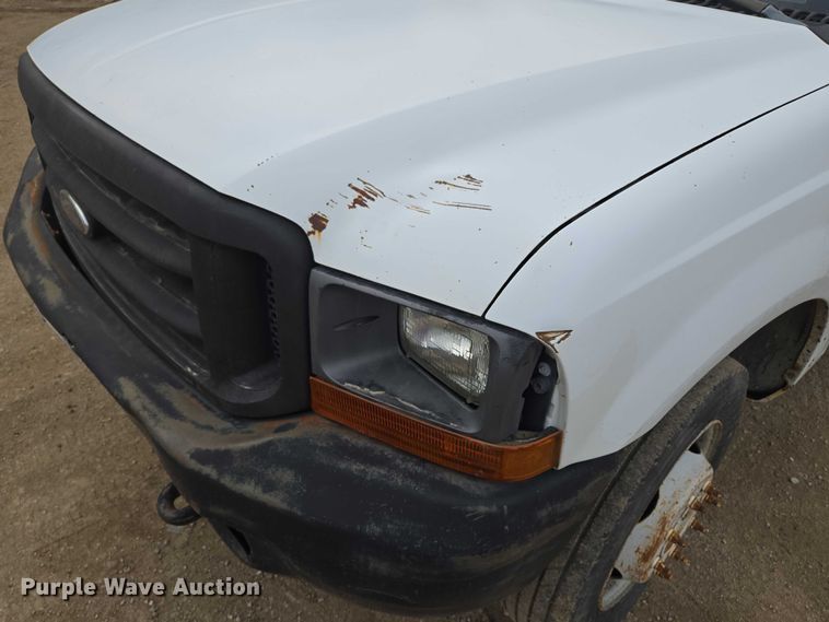 image for item EF1515 2000 Ford F550 Super Duty flatbed truck