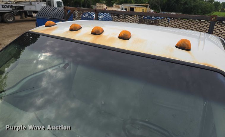 image for item EF1515 2000 Ford F550 Super Duty flatbed truck