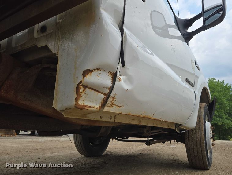 image for item EF1515 2000 Ford F550 Super Duty flatbed truck