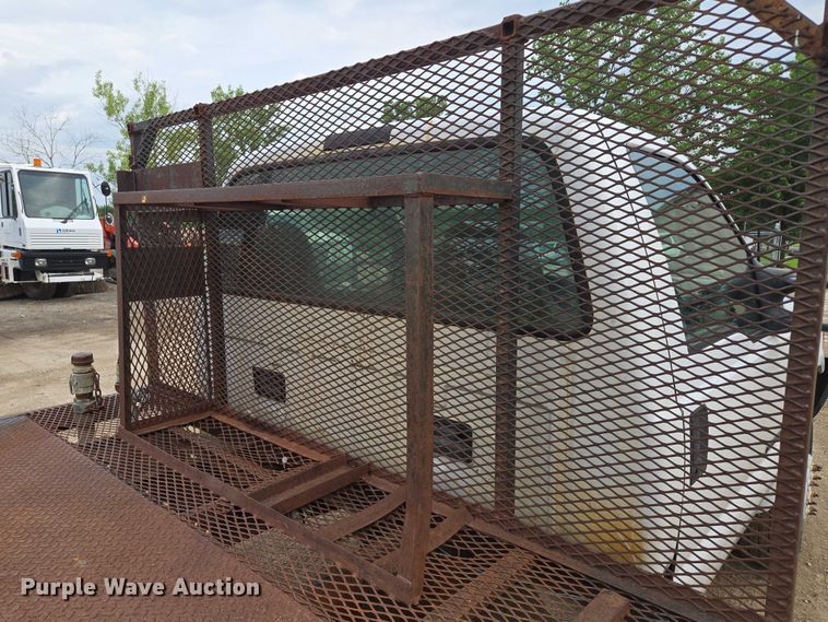 image for item EF1515 2000 Ford F550 Super Duty flatbed truck