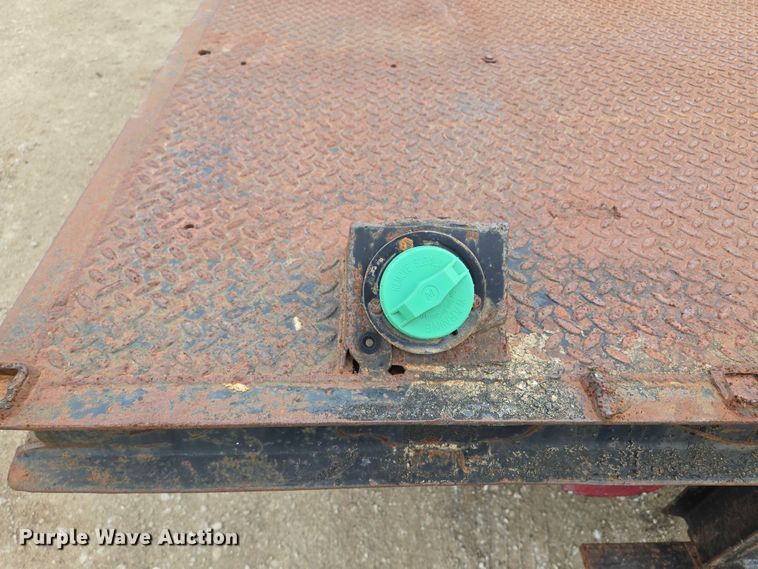 image for item EF1515 2000 Ford F550 Super Duty flatbed truck