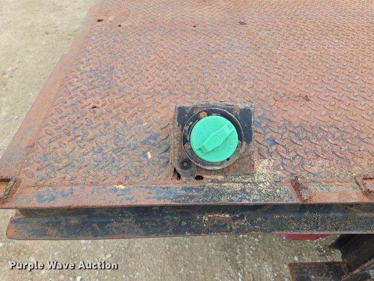 image for item EF1515 2000 Ford F550 Super Duty flatbed truck