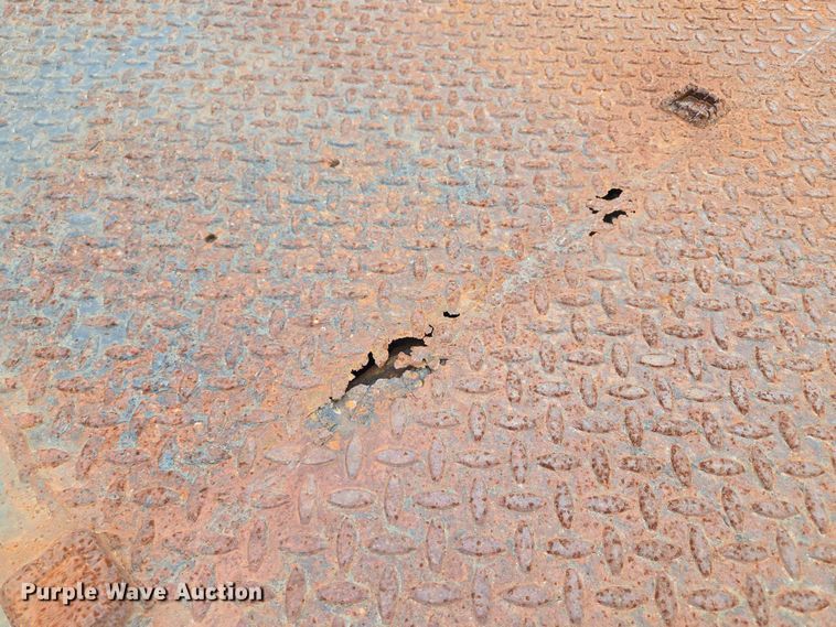 image for item EF1515 2000 Ford F550 Super Duty flatbed truck