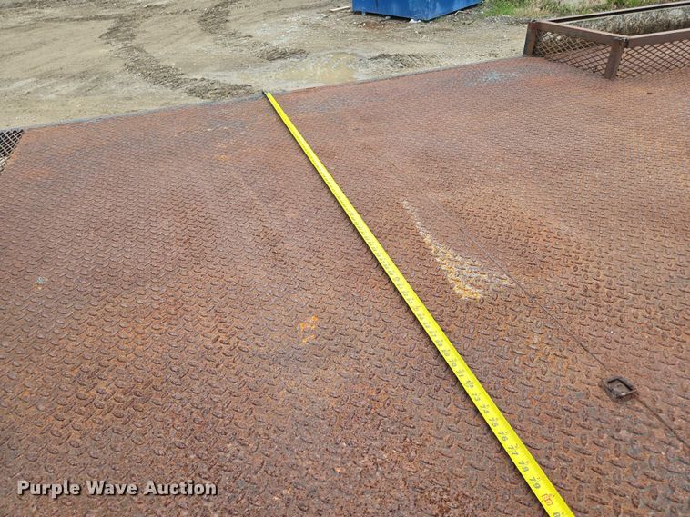 image for item EF1515 2000 Ford F550 Super Duty flatbed truck