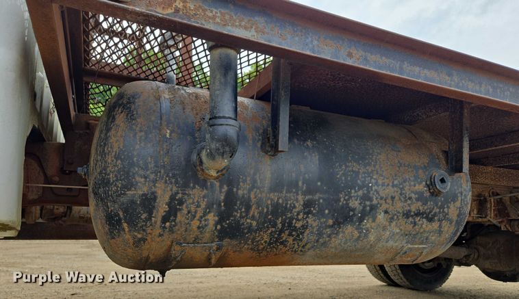 image for item EF1515 2000 Ford F550 Super Duty flatbed truck