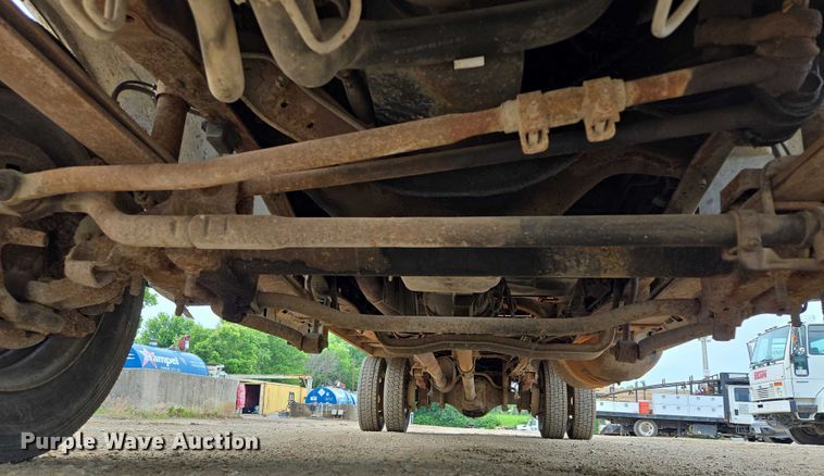 image for item EF1515 2000 Ford F550 Super Duty flatbed truck