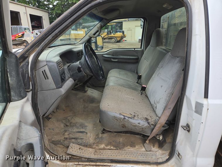 image for item EF1515 2000 Ford F550 Super Duty flatbed truck