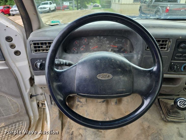 image for item EF1515 2000 Ford F550 Super Duty flatbed truck