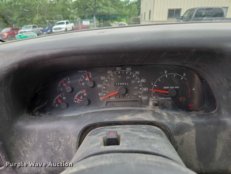 image for item EF1515 2000 Ford F550 Super Duty flatbed truck