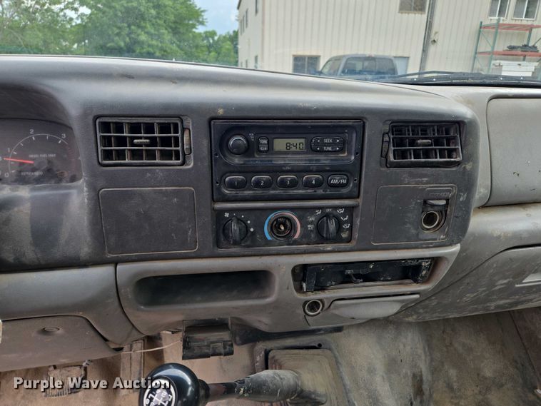 image for item EF1515 2000 Ford F550 Super Duty flatbed truck