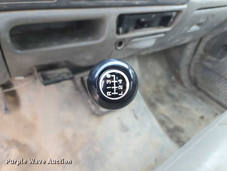 image for item EF1515 2000 Ford F550 Super Duty flatbed truck