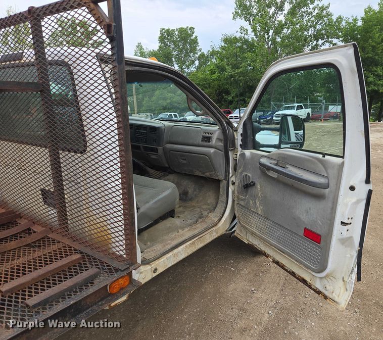 image for item EF1515 2000 Ford F550 Super Duty flatbed truck