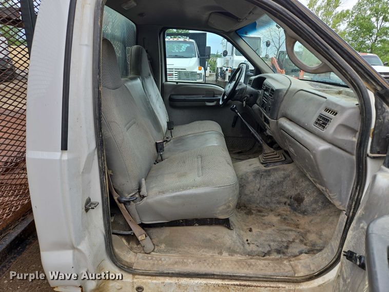 image for item EF1515 2000 Ford F550 Super Duty flatbed truck