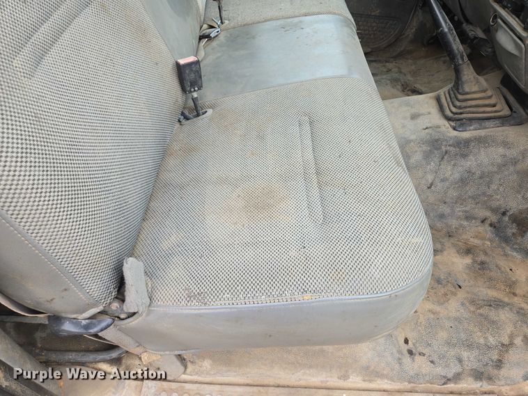 image for item EF1515 2000 Ford F550 Super Duty flatbed truck