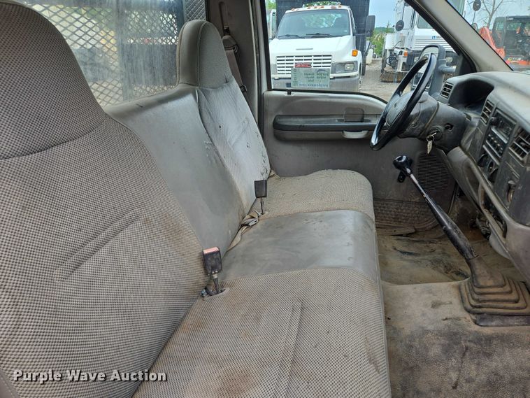 image for item EF1515 2000 Ford F550 Super Duty flatbed truck