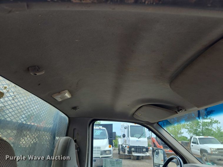 image for item EF1515 2000 Ford F550 Super Duty flatbed truck