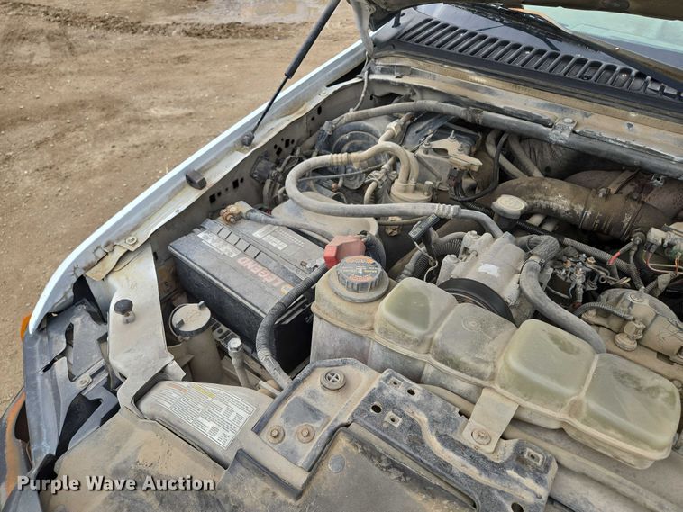 image for item EF1515 2000 Ford F550 Super Duty flatbed truck