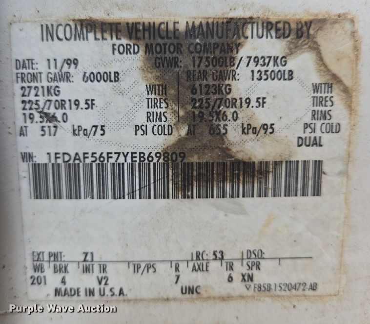 image for item EF1515 2000 Ford F550 Super Duty flatbed truck