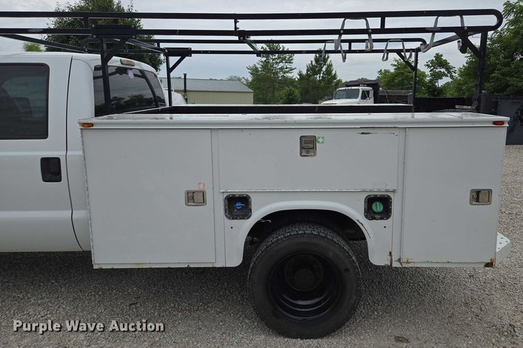 image for item EF1562 2012 Ford F450 Super Duty XL Crew Cab utility / service truck