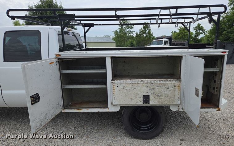 image for item EF1562 2012 Ford F450 Super Duty XL Crew Cab utility / service truck