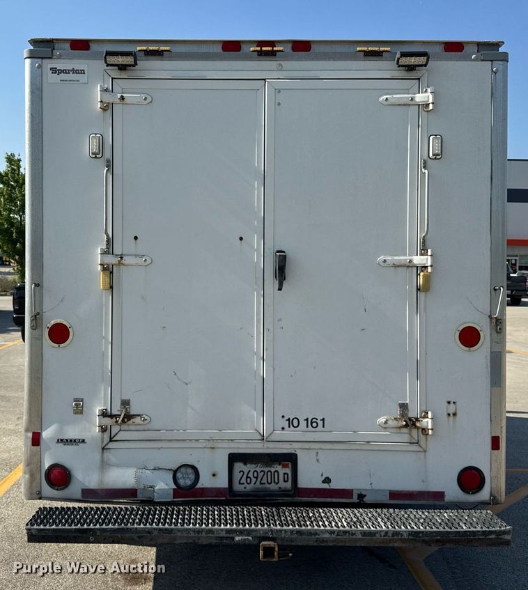 image for item EF2052 2007 Chevrolet Express box truck