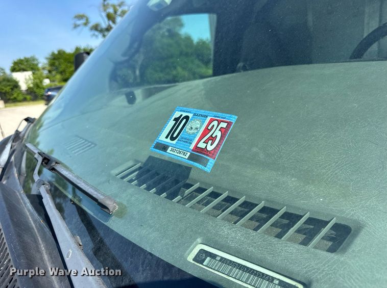 image for item EF2052 2007 Chevrolet Express box truck