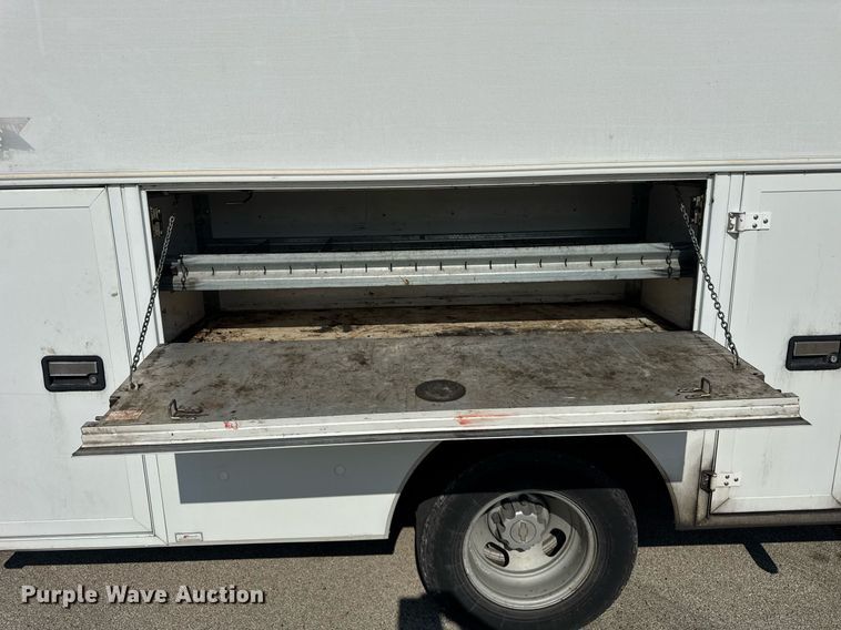 image for item EF2052 2007 Chevrolet Express box truck