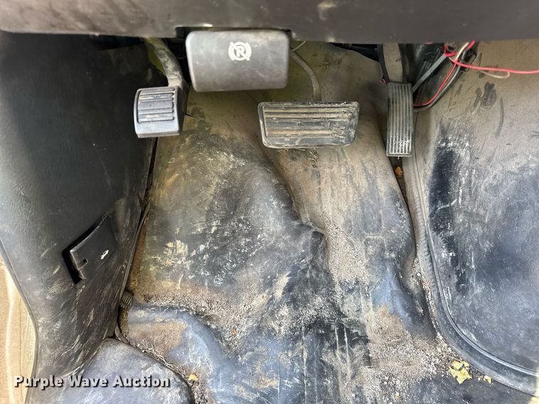 image for item EF2052 2007 Chevrolet Express box truck