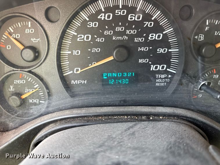 image for item EF2052 2007 Chevrolet Express box truck