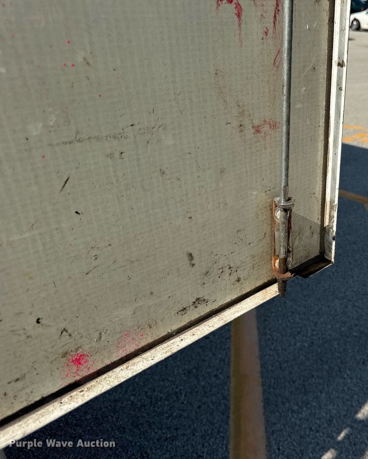 image for item EF2052 2007 Chevrolet Express box truck