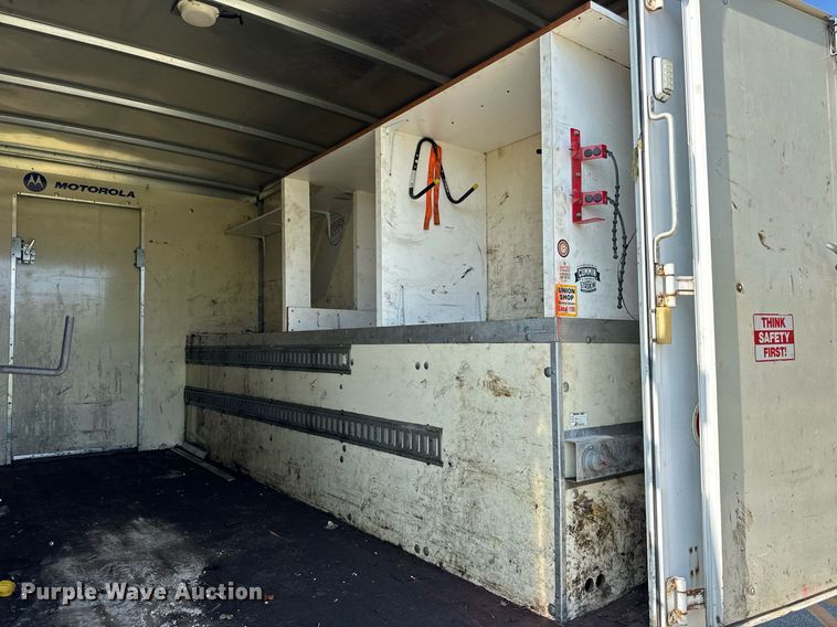 image for item EF2052 2007 Chevrolet Express box truck