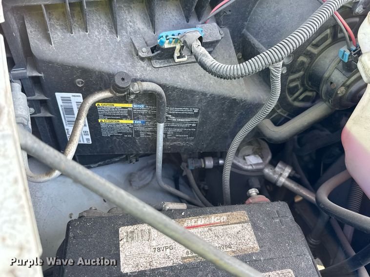 image for item EF2052 2007 Chevrolet Express box truck