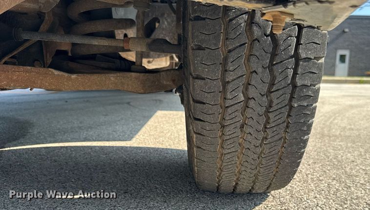 image for item EF2052 2007 Chevrolet Express box truck