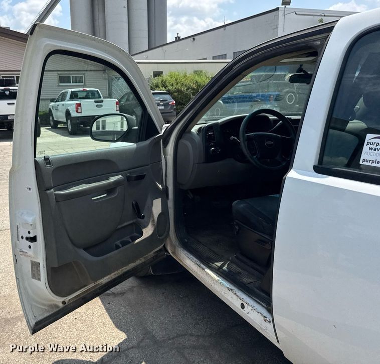 image for item EF2059 2012 Chevrolet Silverado 1500 Ext. Cab pickup truck