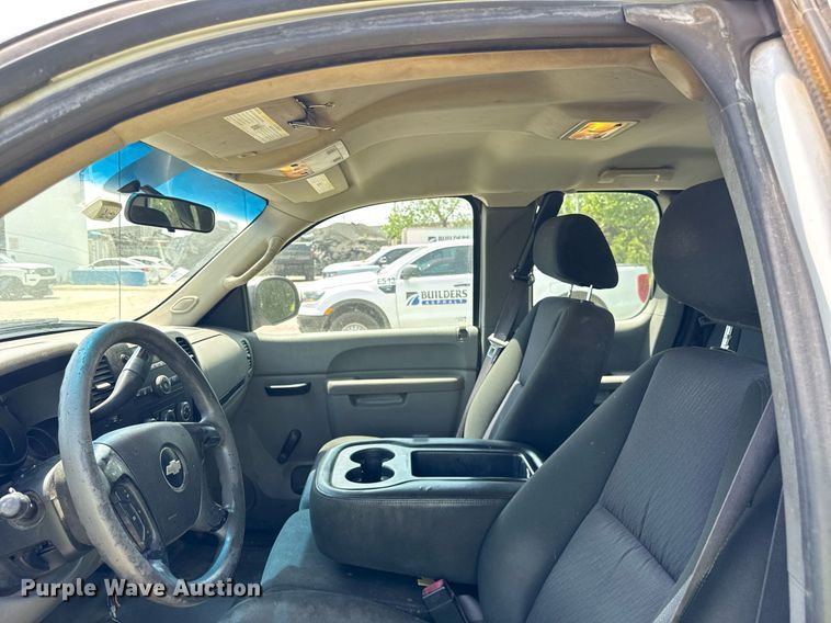 image for item EF2059 2012 Chevrolet Silverado 1500 Ext. Cab pickup truck