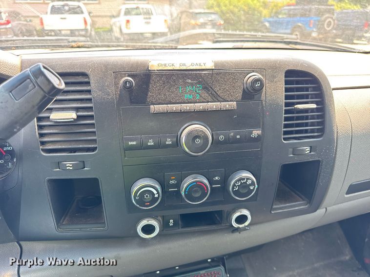 image for item EF2059 2012 Chevrolet Silverado 1500 Ext. Cab pickup truck