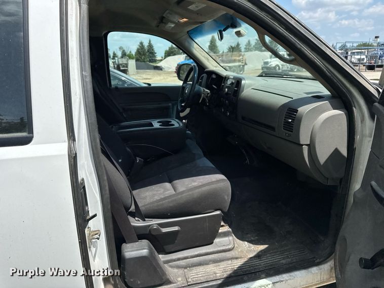 image for item EF2059 2012 Chevrolet Silverado 1500 Ext. Cab pickup truck