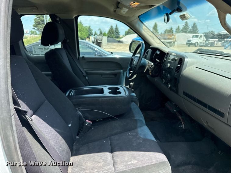 image for item EF2059 2012 Chevrolet Silverado 1500 Ext. Cab pickup truck