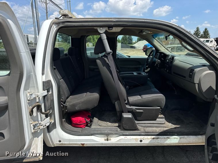 image for item EF2059 2012 Chevrolet Silverado 1500 Ext. Cab pickup truck