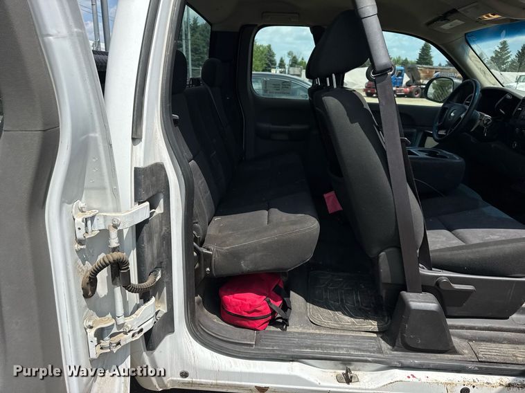 image for item EF2059 2012 Chevrolet Silverado 1500 Ext. Cab pickup truck