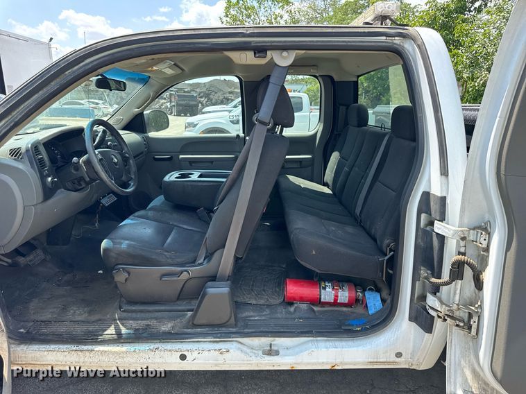 image for item EF2059 2012 Chevrolet Silverado 1500 Ext. Cab pickup truck