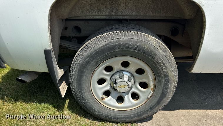 image for item EF2059 2012 Chevrolet Silverado 1500 Ext. Cab pickup truck