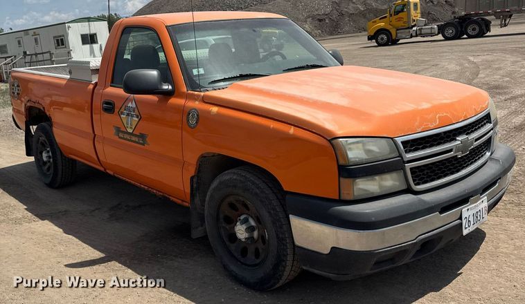 image for item EF2061 2006 Chevrolet Silverado 1500 pickup truck