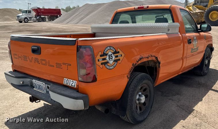 image for item EF2061 2006 Chevrolet Silverado 1500 pickup truck