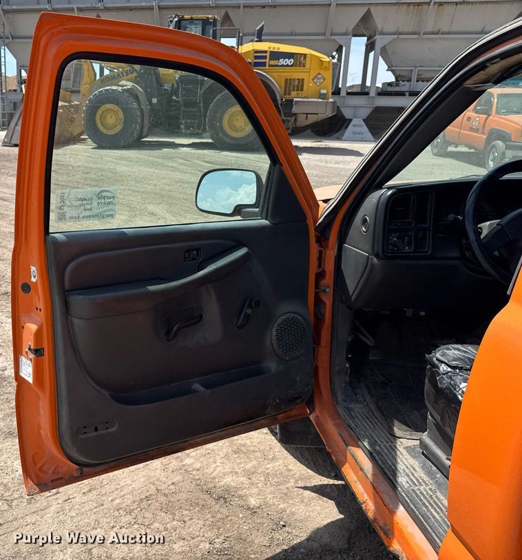 image for item EF2061 2006 Chevrolet Silverado 1500 pickup truck